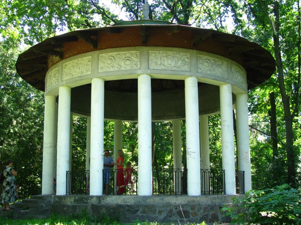 Парк "Александрия" (г. Белая Церковь, Украина) (2191 відвідувань) Фото Владимира Шора (Львов) июнь 2012 Парк "Александрия" (г. Белая Церковь, Украина)