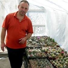 Павел Корнелюк в своей теплице (Кременчуг) 2008 (3180 відвідувань) Павел Корнелюк в своей теплице (Кременчуг) 2008