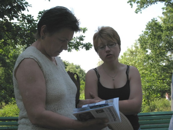 Выставка май 2007 (2607 відвідувань) Наташа Андреева имела возможность лично прокомменти�... Выставка май 2007