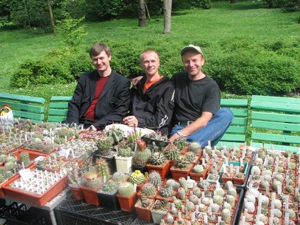 Выставка май 2006 (Киев) (3219 відвідувань) Виталий Бойко (Одесса), Александр Животенко и Игорь Ла�... Выставка май 2006 (Киев)