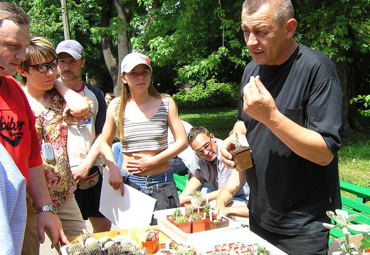Выставка май 2005 (Киев) (2591 відвідувань) Юрий Сушак (Донецк). Фото Виктора Зиньковича (Киев) Выставка май 2005 (Киев)