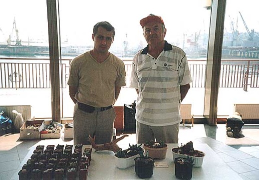 Выставка 2 августа 2003 (2532 відвідувань) Виктор Горбачев (Николаев) и Анатолий Константинович �... Выставка 2 августа 2003