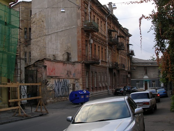 Выставка на День города (02.09.2007) (2942 відвідувань) А здесь БЫЛ чисто по-одесски оригинальный и всем извес... Выставка на День города (02.09.2007)