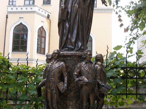 Выставка на День города (02.09.2007) (2979 відвідувань) Юмористическая миниатюра "актуального" сейчас в ... Выставка на День города (02.09.2007)