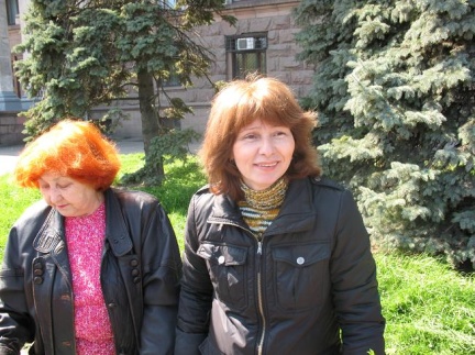 Выставка 19-20 апреля 2008 (Одесса) (2796 відвідувань) Ольга Ермак с мамой (Одесса).
Фото Юрия Рыженко (Запоро... Выставка 19-20 апреля 2008 (Одесса)