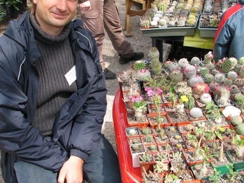 Выставка 21-22 апреля 2007 (Одесса) (3146 відвідувань) Юрий Норенко (Бровары)
Выставка кактусов и суккуленто... Выставка 21-22 апреля 2007 (Одесса)