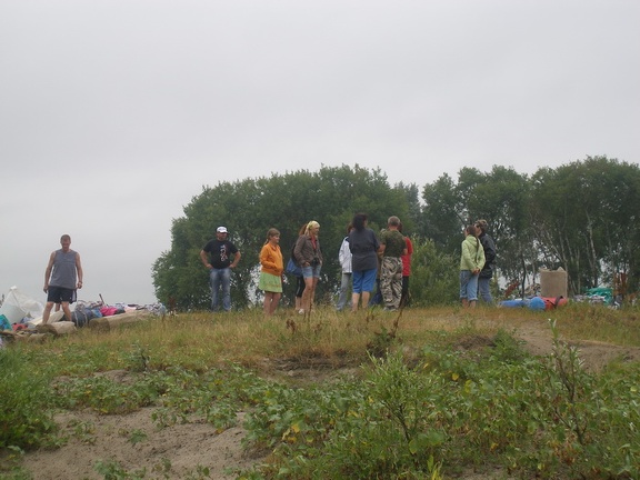 Поход на байдарках по р.Сейм, июль 2009 (2795 відвідувань) Приехали :)
Фото Е. Ивановой (Киев)
Поход на байдарках по р.Сейм, июль 2009
