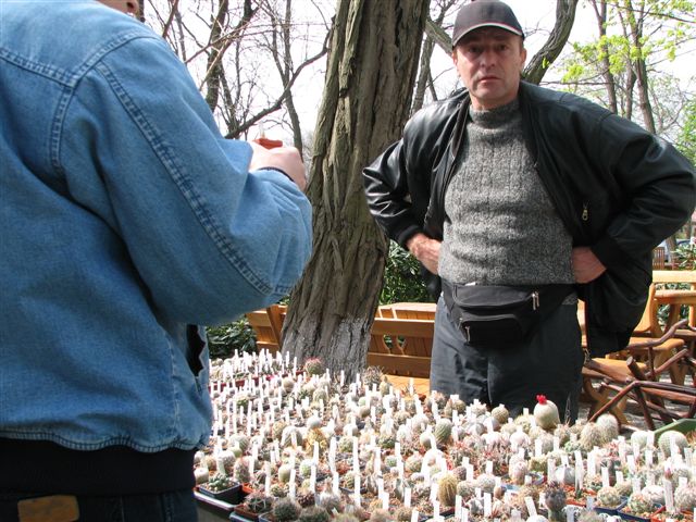 Выставка 21-22 апреля 2007 (Одесса) (2892 відвідувань) Игорь Лавровский (Киев)
Фото Натальи Эллис (Одесса)
Выставка 21-22 апреля 2007 (Одесса)