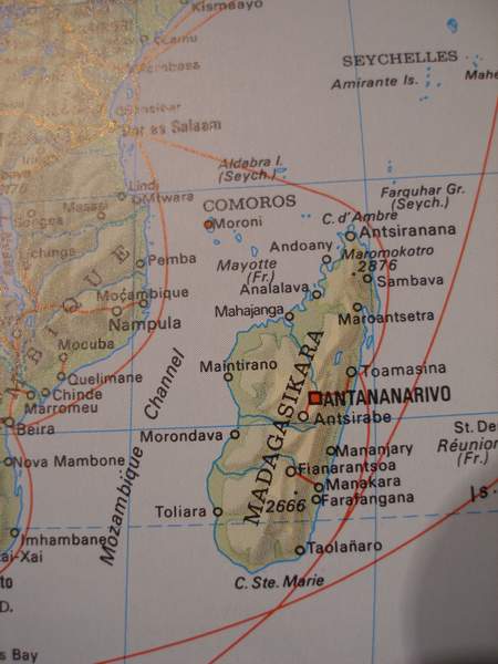 Поездка Сергея Червинко на Мадагаскар зимой 2009 (2178 відвідувань) Фото Сергея Червинко (Винница) и Алексея Перегудова (М�... Поездка Сергея Червинко на Мадагаскар зимой 2009
